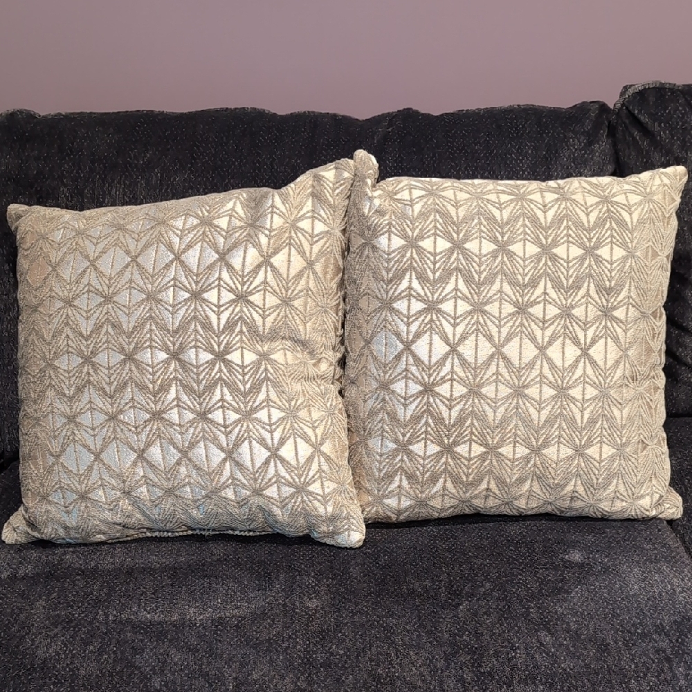 Elegant Gold Throw Pillows